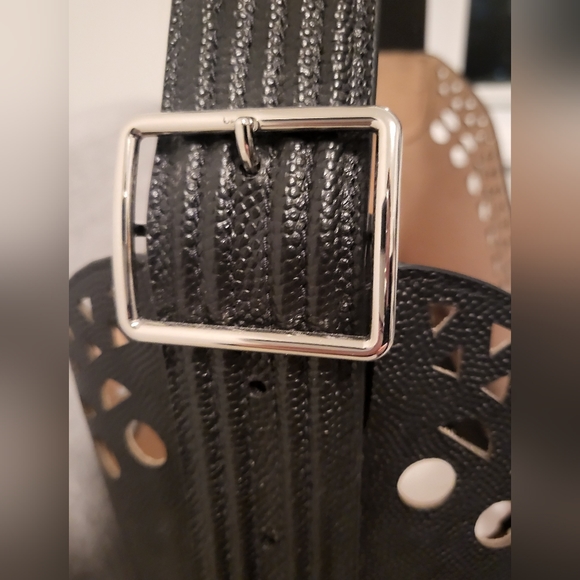 brand new ALAIA Gail Large Stud Grained Leather Hobo Bag - Picture 2 of 6